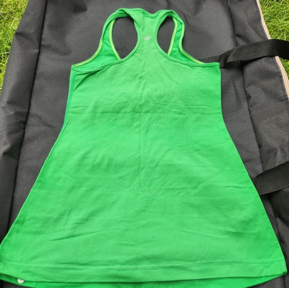 Green racerback lululemon size 6 - Picture 2 of 2